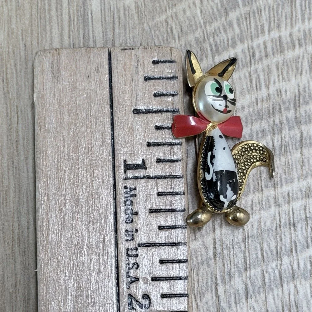 Vintage Cat Brooch Whimsical Kitsch Retro‎ Mid Century Novelty Pin Jewelry